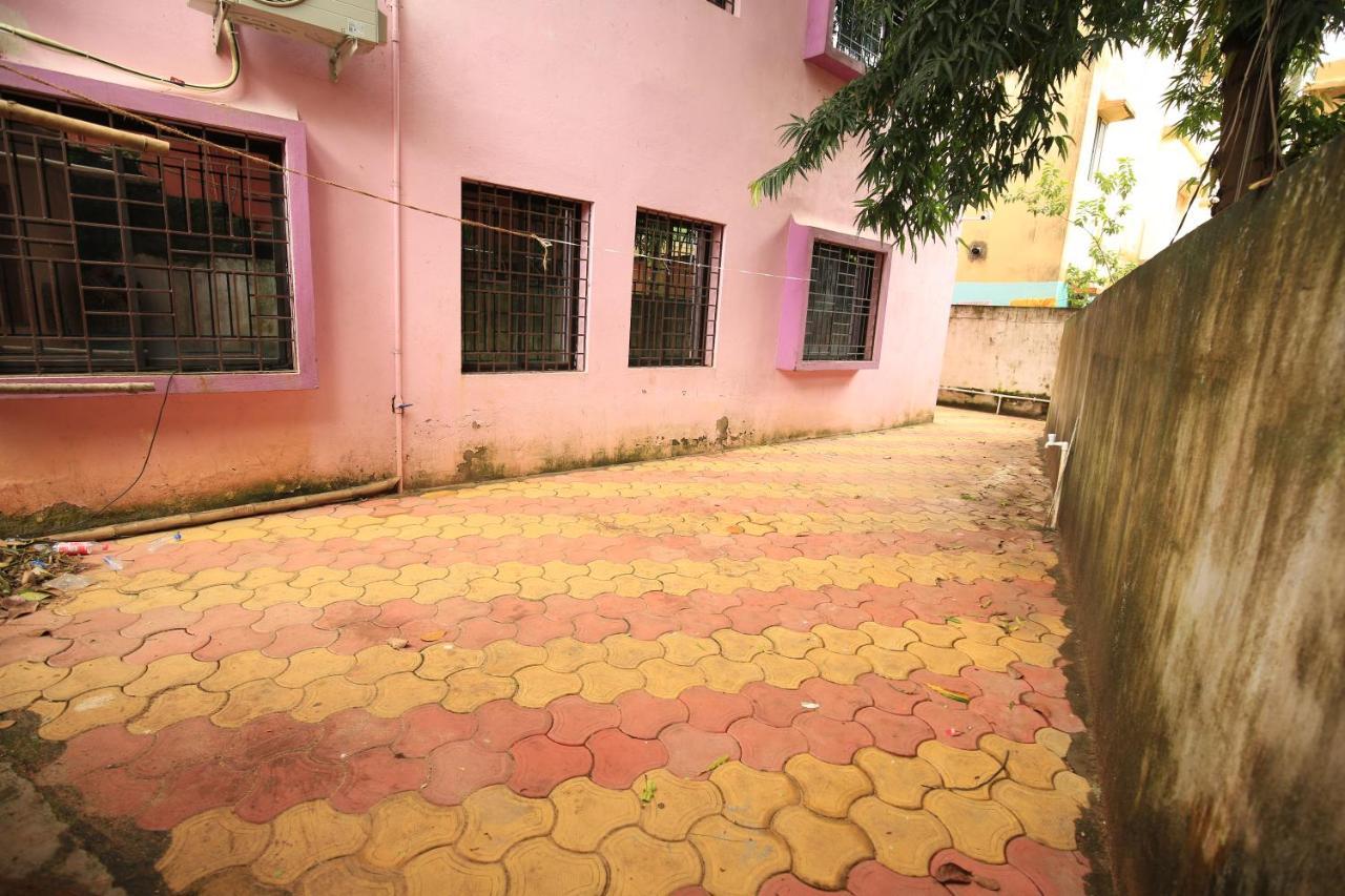 Railview Inn Bhubaneswar Exterior photo